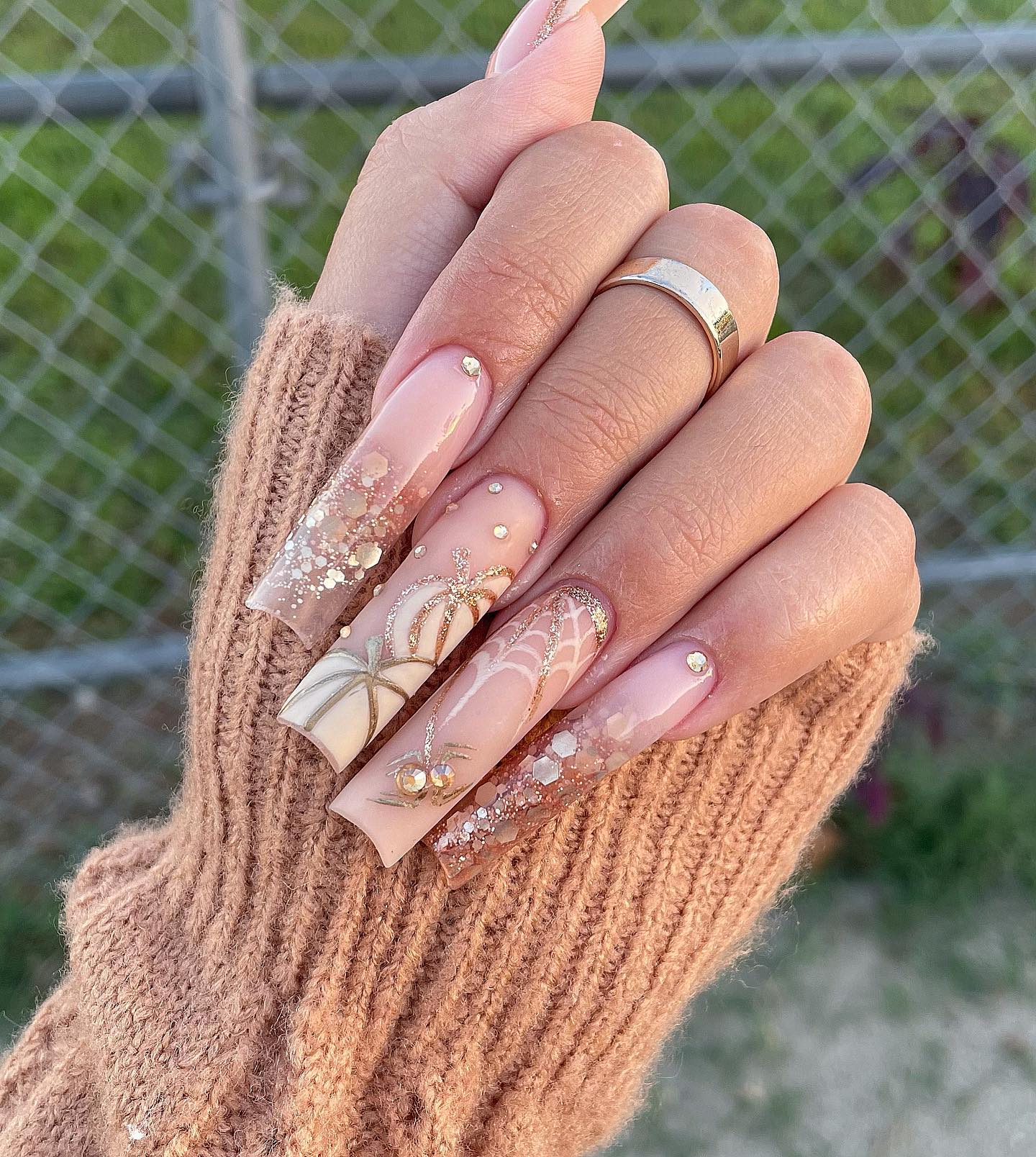 20 Chic Square Fall Nail Ideas For Seasonal Glam WomenSew