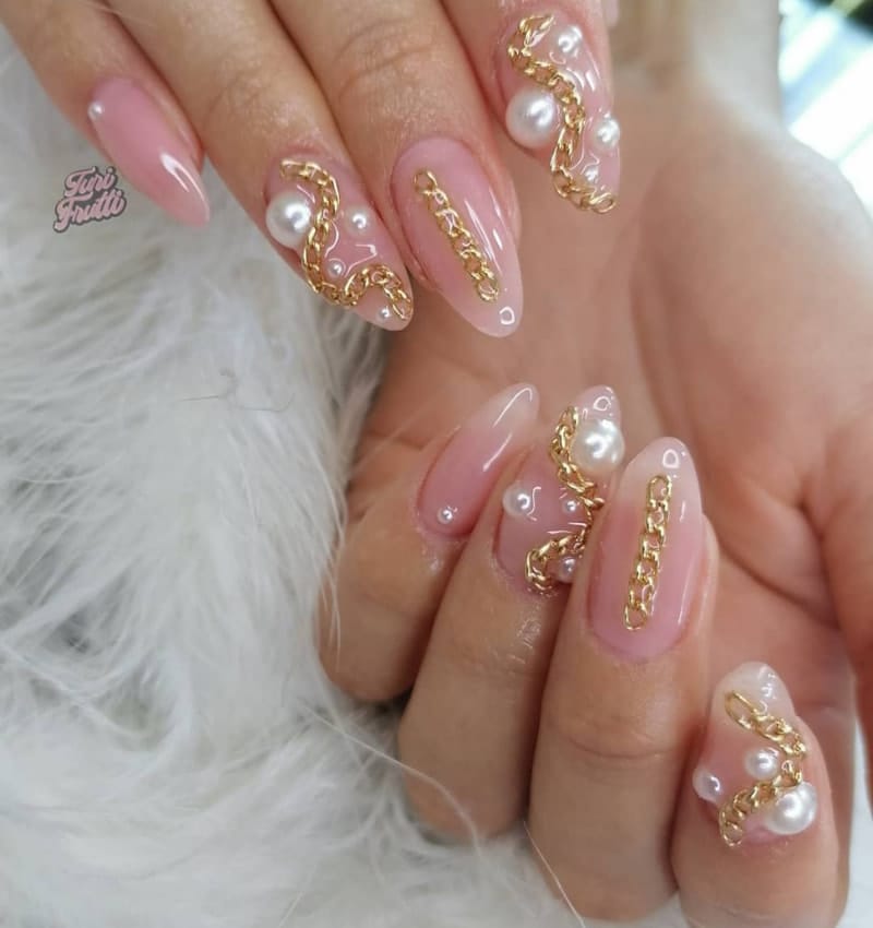 Pearl Nail Ideas