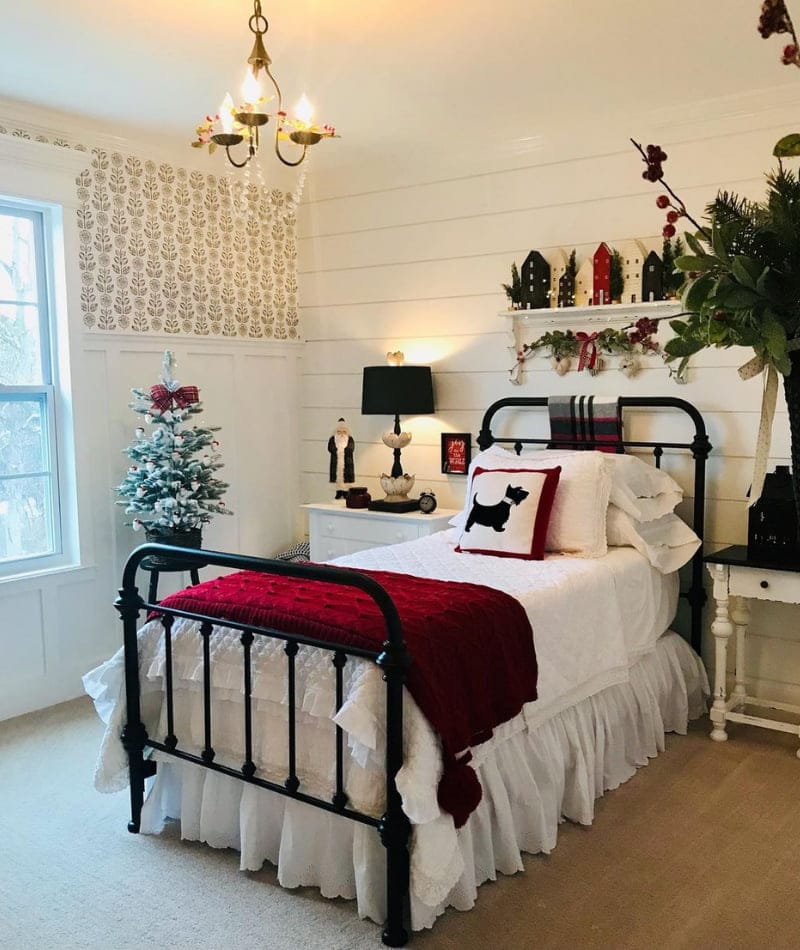 Top 16 Christmas Bedroom Decoration Ideas - WomenSew