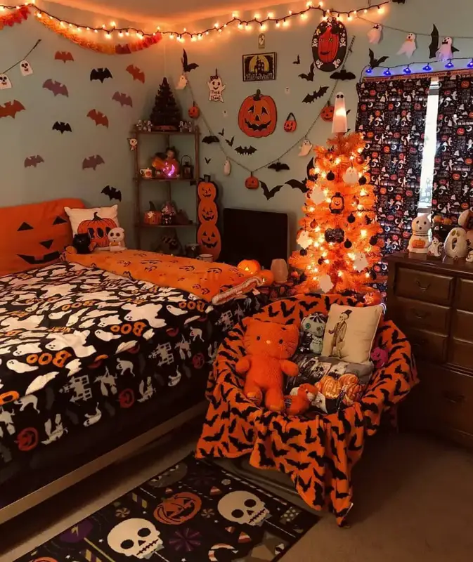 40 Creepy & Cool Halloween Bedroom Decor Inspo.
