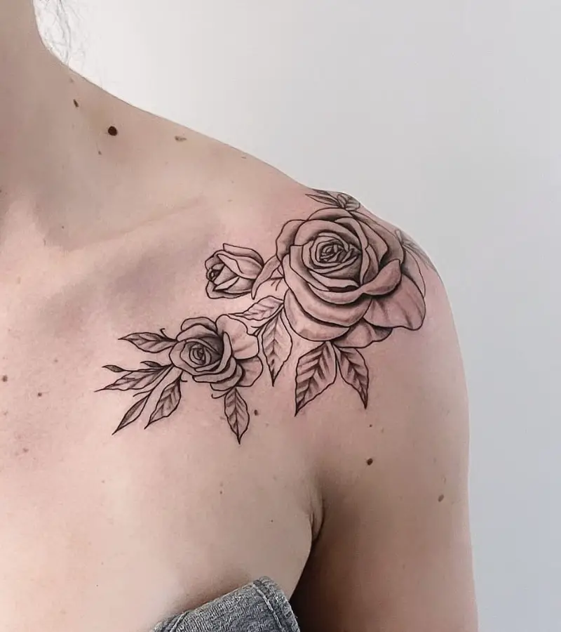 Flower Tattoo Ideas For Women In Shoulders