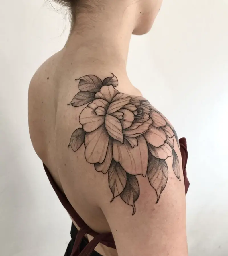 Flower Tattoo Ideas For Women In Shoulders