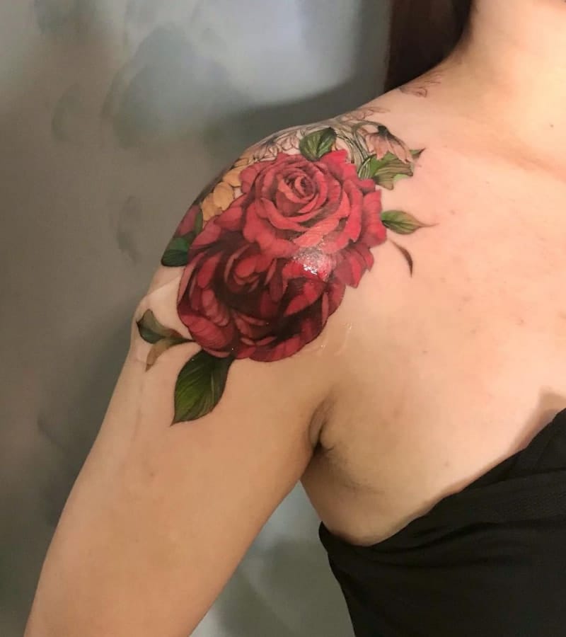 Flower Tattoo Ideas For Women In Shoulders