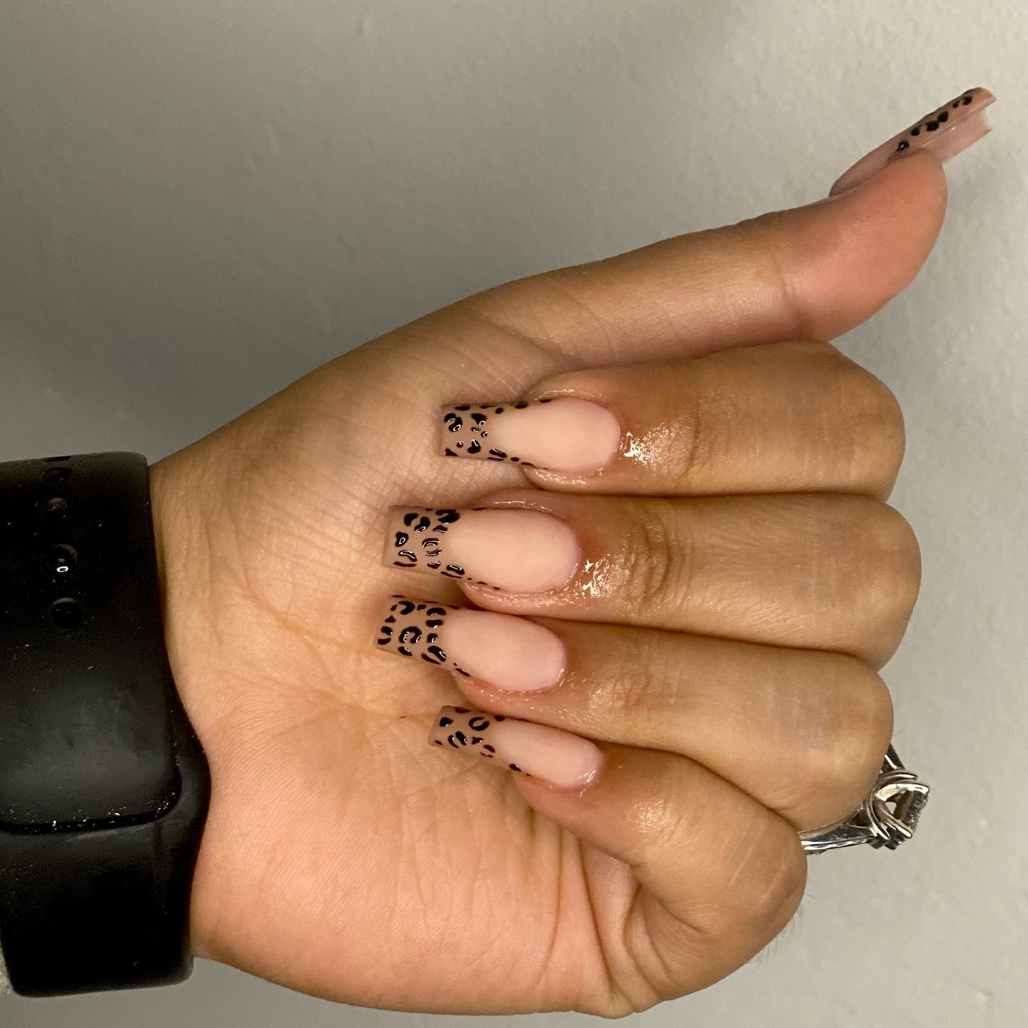 20+ Elegant French Tip Fall Nail Ideas for Timeless Seasonal Beauty ...